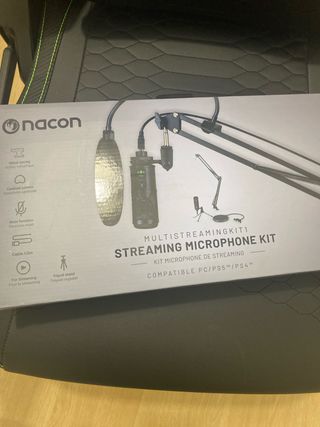 Kit Micrófono Streaming Nacon MultistreamingKit1