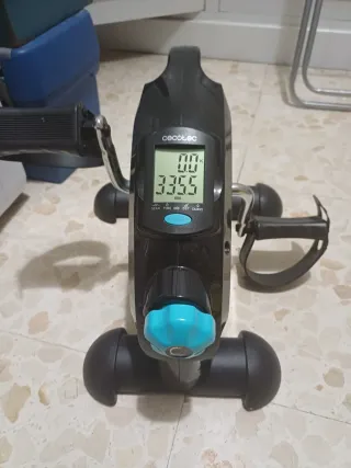 Bicicleta estática Cecotec con pantalla