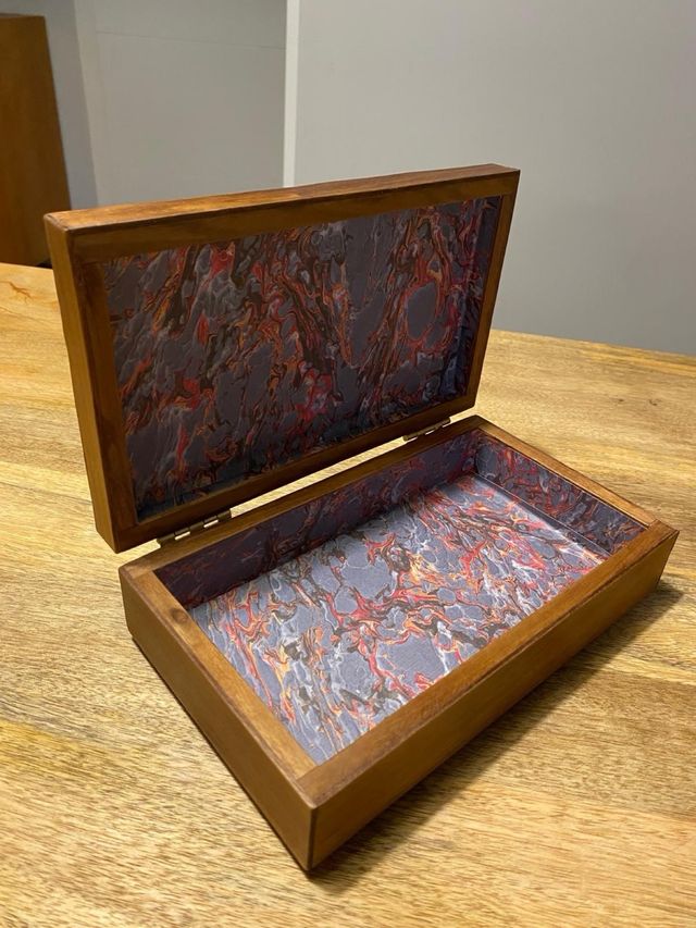 Caja de madera artesanal