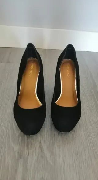 Zapatos de cuña negros para mujer