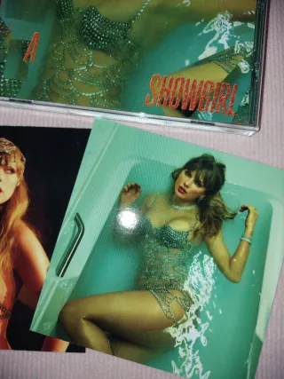 Taylor Swift - The Life Of A Showgirl Deluxe CD