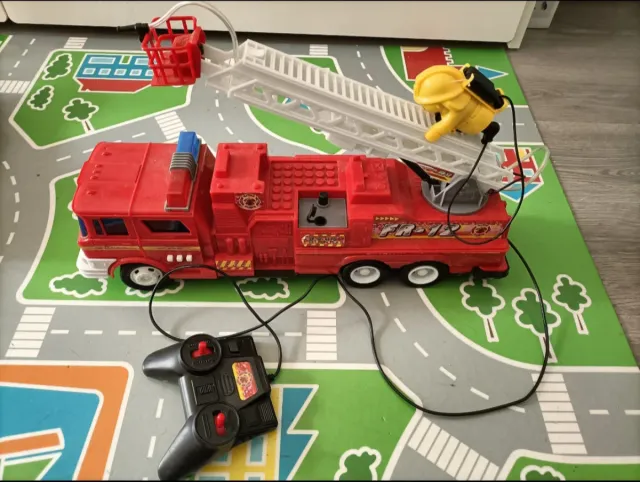 Camión Bomberos Teledirigido con Escalera