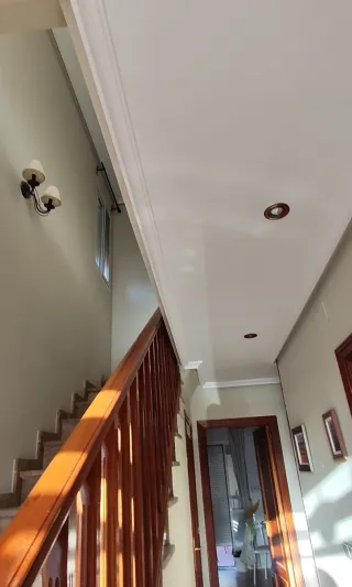 Barandilla de madera para escaleras