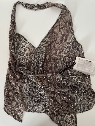 Top Pull&Bear lentejuelas estampado serpiente