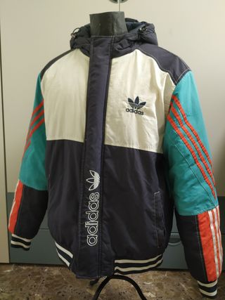 Chaqueta Adidas vintage años 90 talla XL.