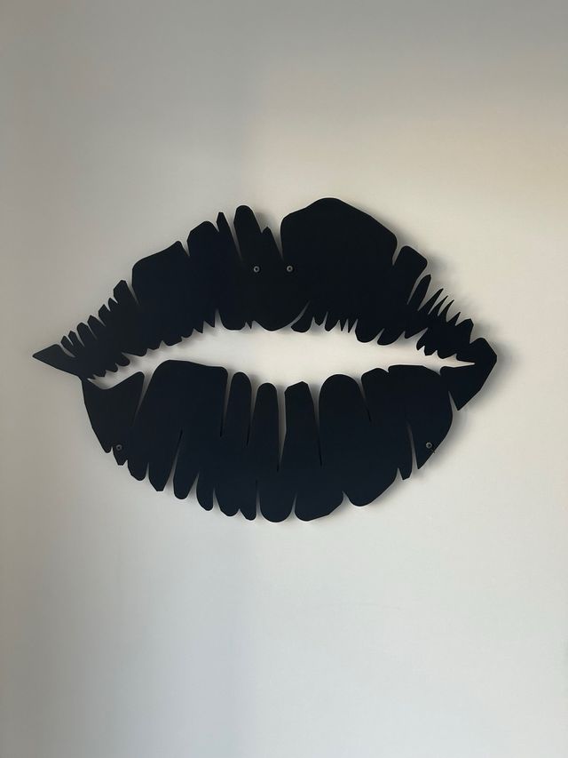 Decoración Labios Metal Negro