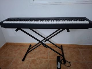 Piano Yamaha P-145B + soporte premium.Nuevo
