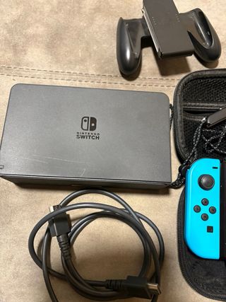 Nintendo Switch OLED con cover e accessori