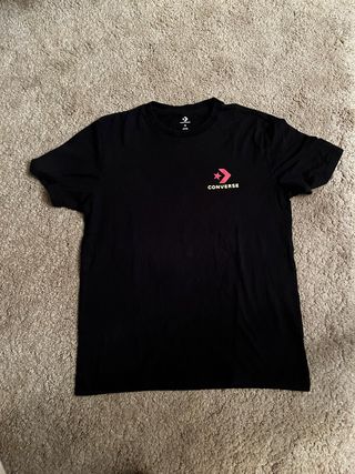 Camiseta Converse Negra Logo Rosa