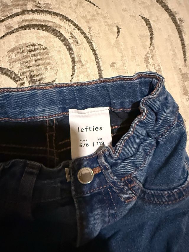 Lote 2 vaqueros niña Talla 5-6 años