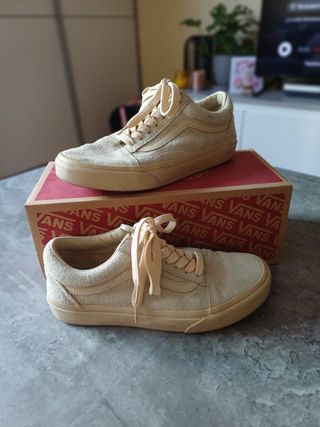 Zapatillas Vans Mujer Beige. 