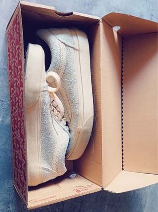 Zapatillas Vans Mujer Beige. 