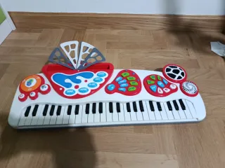 Piano de juguete infantil