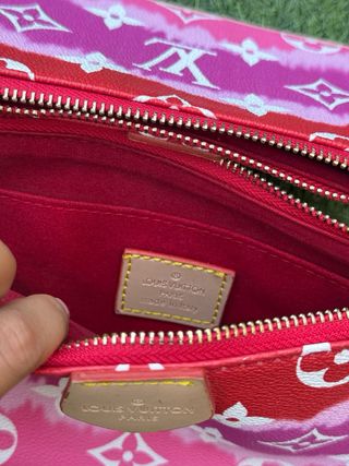 Bolso Louis Vuitton rosa y rojo