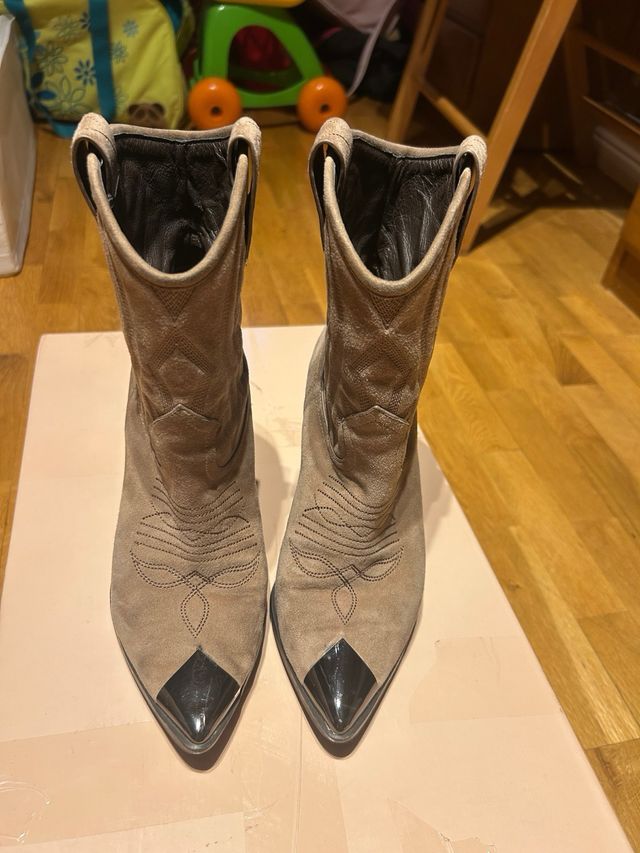 Botas Lola cruz cowboy ante beige talla 37