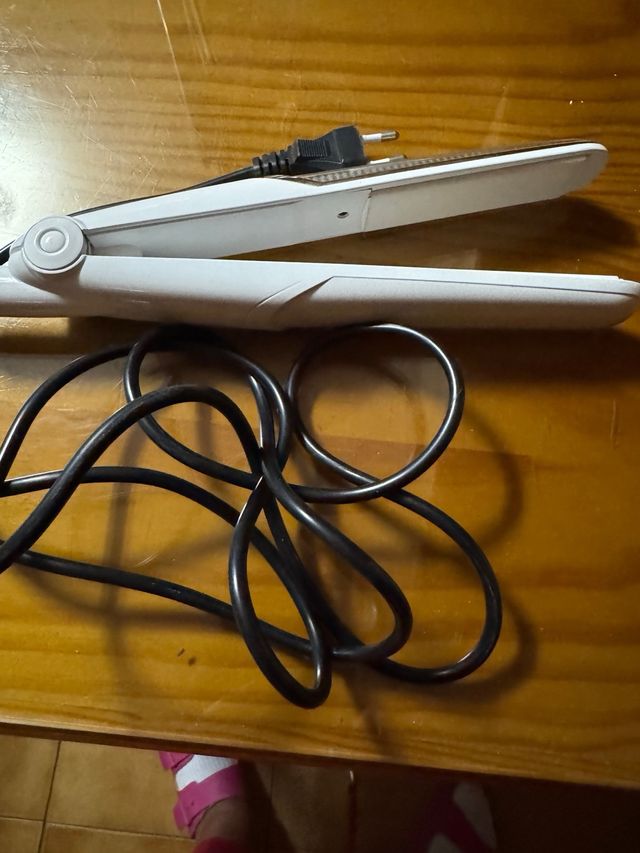Plancha de pelo blanca