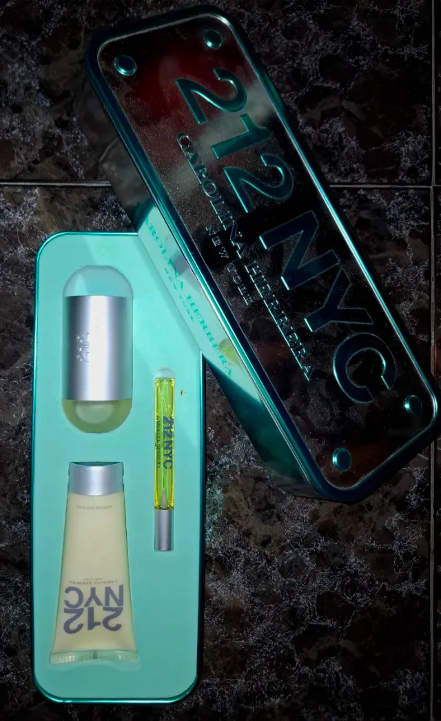 212 NYC Carolina Herrera Set Perfume