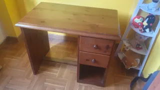 Escritorio de madera maciza