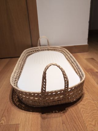 Fasciatoio in vimini per bambini