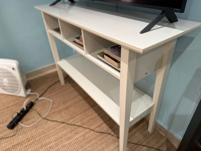 Mueble TV blanco madera