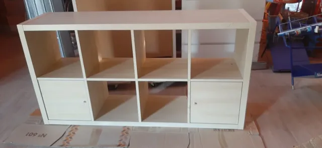 Estanterías Ikea con puertas y huecos. Precio