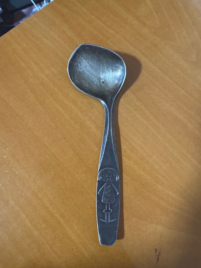 Cucharilla de plata con dibujo infantil