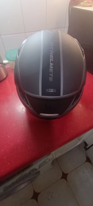 Casco MT Talla XL con Visera Solar