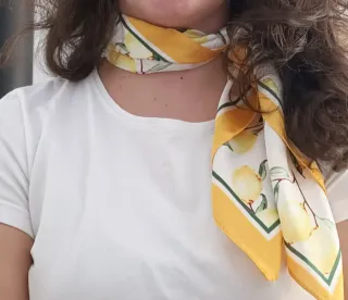 Pañuelo de mujer estampado de limones – Nuevo 