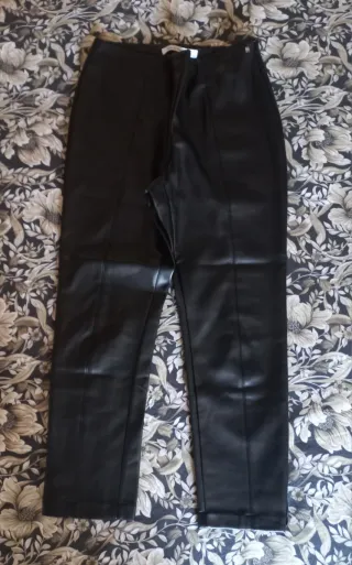 Pantalón efecto piel mujer