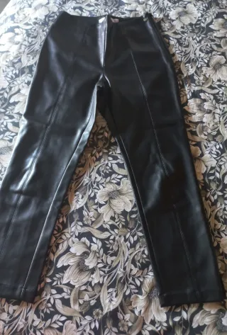 Pantalón efecto piel mujer