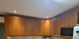 Muebles de cocina para colgar y extractor de humos