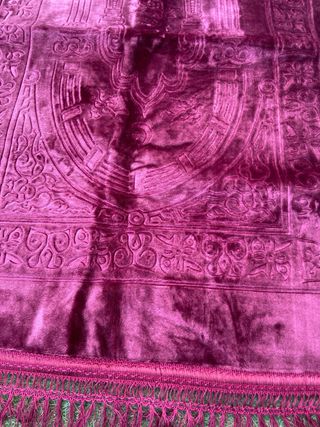 Alfombra de rezo de terciopelo bordada