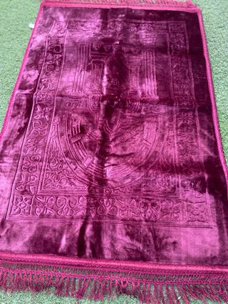 Alfombra de rezo de terciopelo bordada