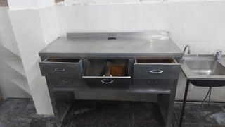 Mesa de acero inoxidable para cafetera