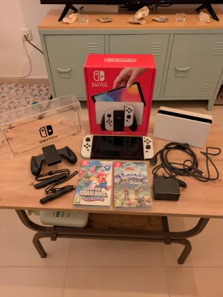 Nintendo Switch OLED White + Giochi