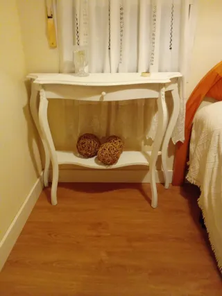 Taquillón blanco de madera buen  estado