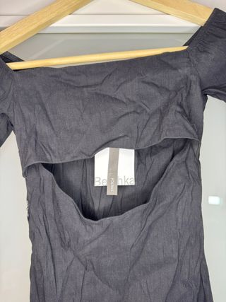 Vestido Bershka negro manga larga escote Bardot
