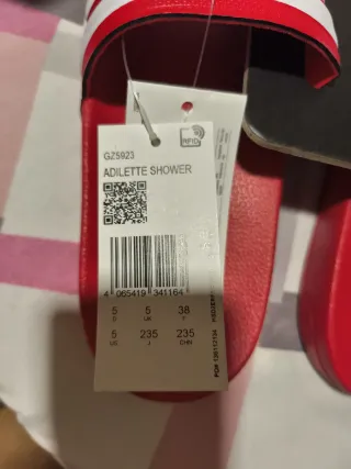 Chanclas Adidas Rojas Tiras Blancas