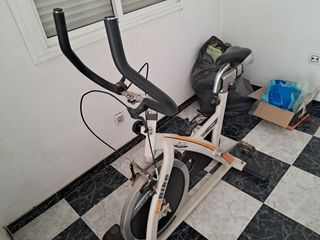 Bicicleta Estática BH Fitness Jet
