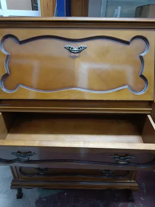 Secreter clásico de madera