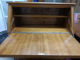 Secreter clásico de madera