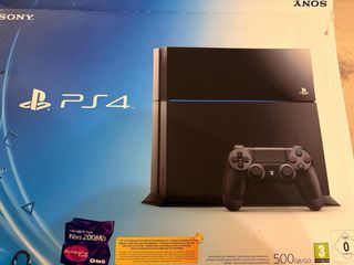 PS4 (PlayStation 4) Negra con Mandos + 16 juegos 