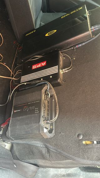Sistema de Sonido Coche Subwoofers y Amplificador