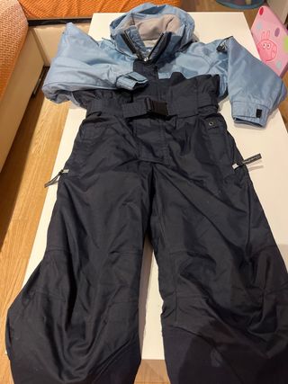 Mono nieve Quechua talla 4 años
