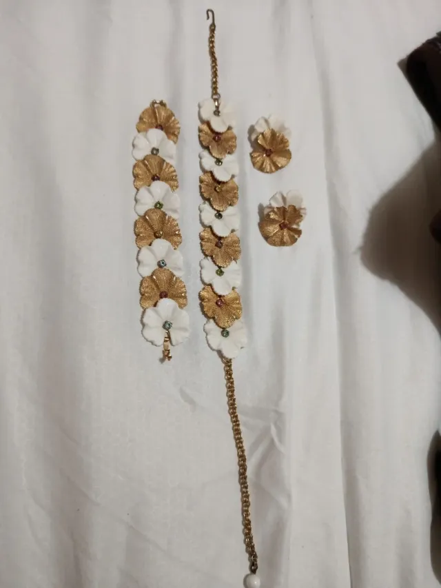 Collar, pulsera y pendientes vintage