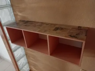 Mueble recibidor estantería decorada