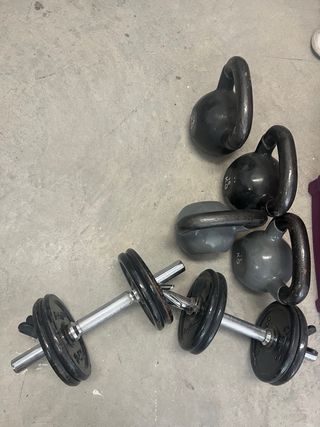 Conjunto de pesas de gimnasio
