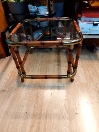 Mesa auxiliar bambú y cristal