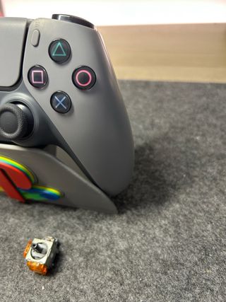 Mando PS5 30 aniversario con joysticks magnéticos