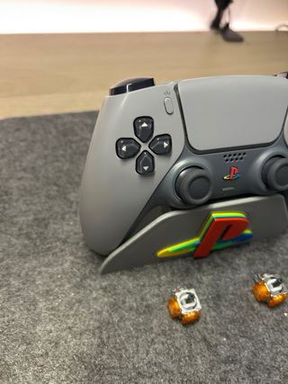 Mando PS5 30 aniversario con joysticks magnéticos